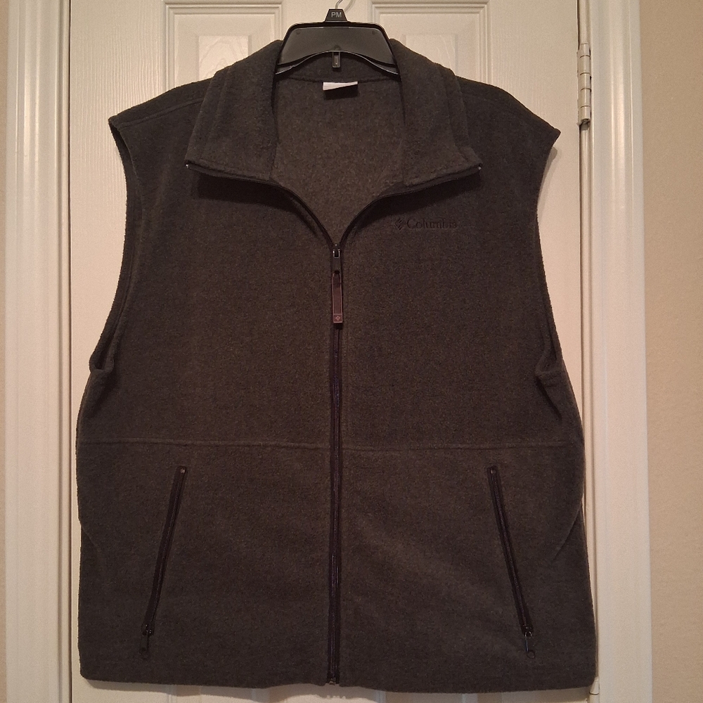 Columbia Men's Charcoal Fleece Vest